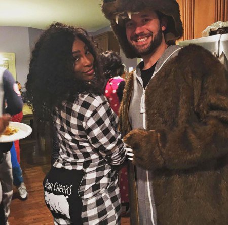 Serena Williams engaged to Reddit co-founder Alexis Ohanian bit.ly/2hA85xb https://t.co/F03jrX6aZy