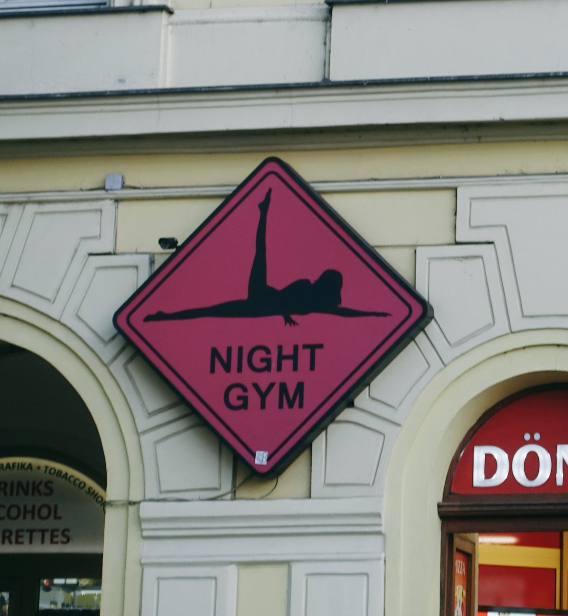RoloGrg's tweet photo. Looks like i'm going Gym tonight 😂. #whileinPrague https://t.co/kUrDHXu3Iz