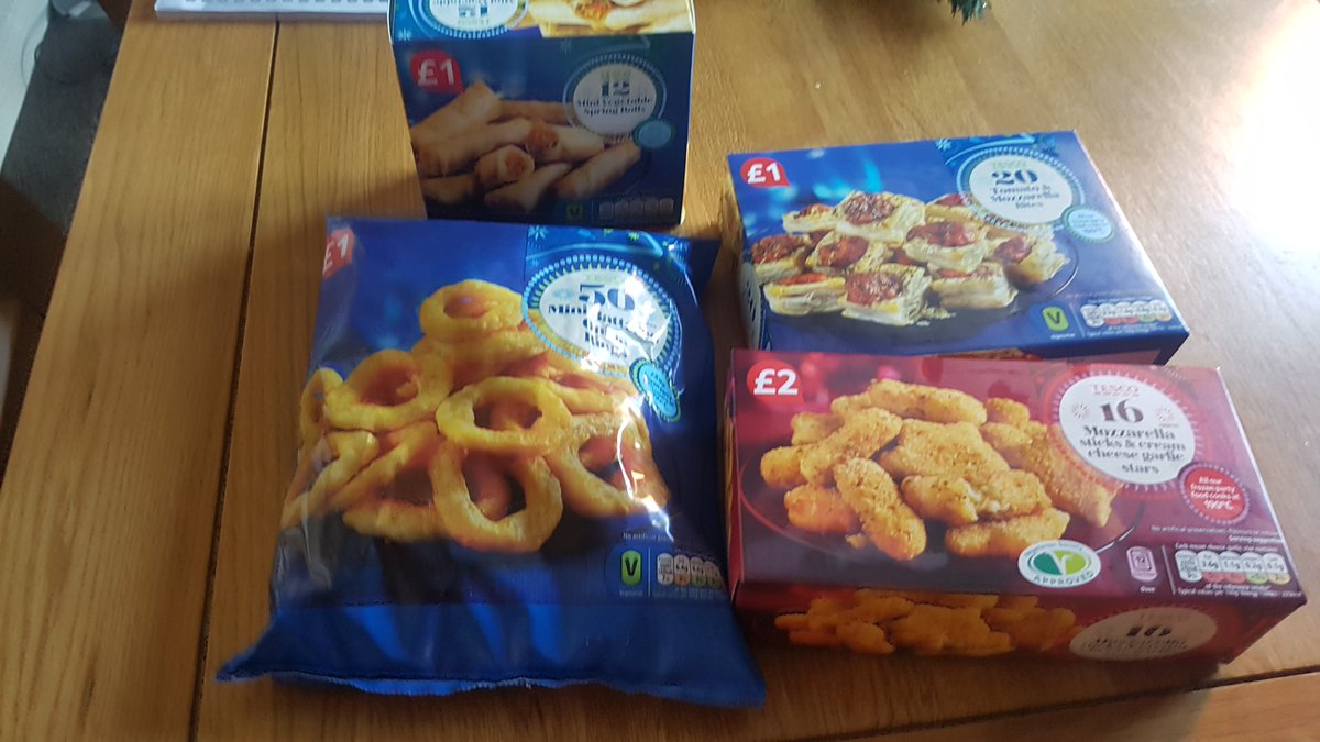 mupken's tweet photo. Courtesy of Tesco, Food from there Party Range which we will be including in our New Years Buffet.
#TriedForLess https://t.co/NhVb12wYFS
