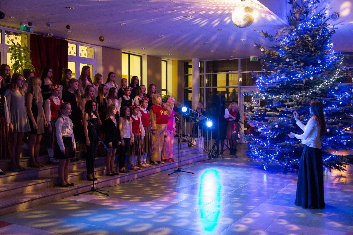 Ziemassvētku ieskaņu koncerts 2016 - Vinnijs Pūks un draugi: facebook.com/balozuvidussko…