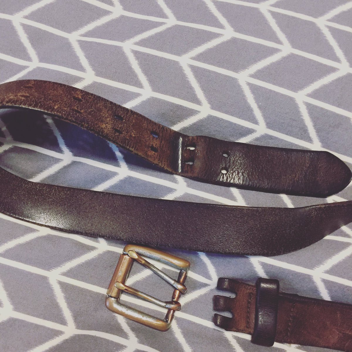 mmcmahon_'s tweet photo. @OldNavy, what are the chances of you guys re-issuing you're circa 1998 double prong leather men's belt? #minejustdied... https://t.co/GcLPidFkKs