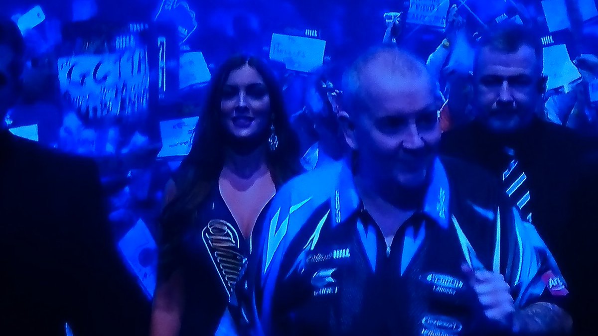 john2fast81's tweet photo. @daniellaallfree the power girl in the blue lights, on the walk on of Phil Taylor. https://t.co/HBk3hf5W2r