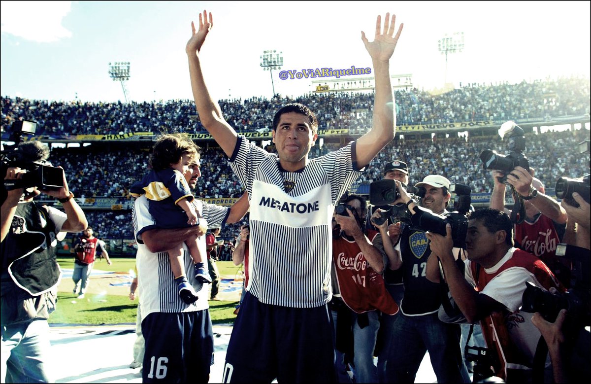 YoViARiquelme's tweet photo. Volviste joven, nos regalaste tu mejor año, una Libertadores inolvidable, rechazaste mil ofertas y nos sacaste mil sonrisas. GRACIAS https://t.co/5Sv2cmF02O