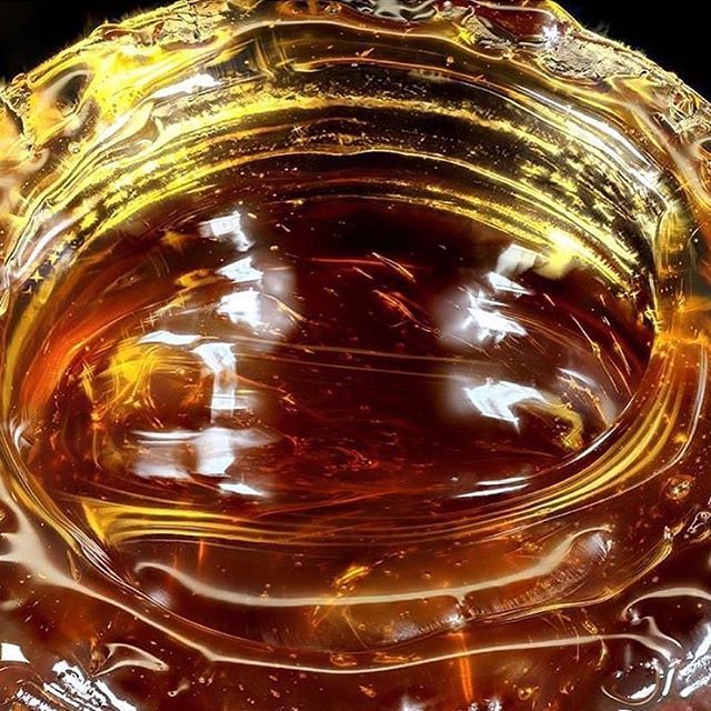 NeedleRockFarms's tweet photo. LIQUID GOLD// This is what our hemp oil looks like in its rawest form. Beautiful and bold. #cbdheals #riseup https://t.co/7GMSsxitTp