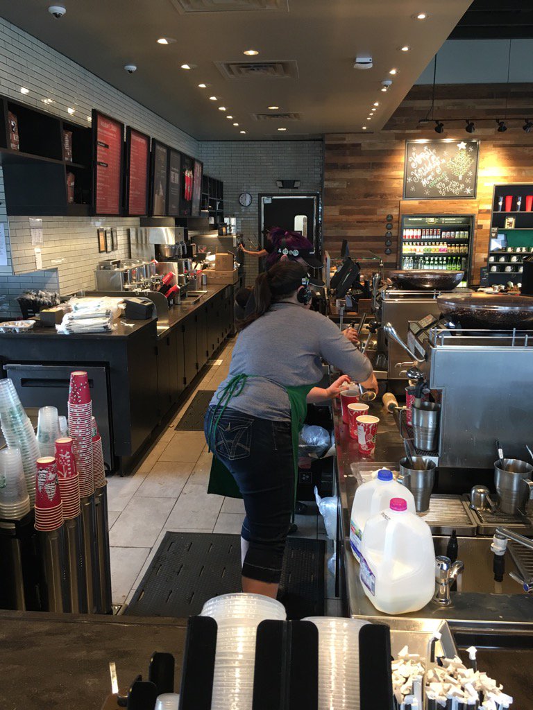 Team Kenneth Road preparing for cheer event!! <a href="/amy_tingler/">Amy Tingler</a>