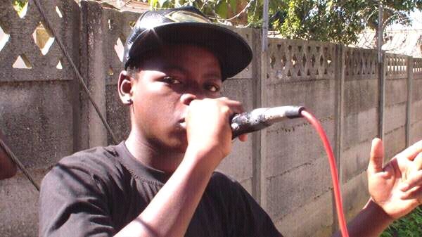 Zimdancehall (@zimdanceh) on Twitter photo His name is Bobo fya he is an Zimdancehall artist.He lives in Mufakose.He is 16 years old. <a href="/StarfmZimbabwe/">Star FM</a> <a href="/ZiFMStereo/">ZiFM Stereo</a> <a href="/ChokoMunashe/">Munashe Adrian</a> His name is Bobo fya he is an Zimdancehall artist.He lives in Mufakose.He is 16 years old. <a href="/StarfmZimbabwe/">Star FM</a> <a href="/ZiFMStereo/">ZiFM Stereo</a> <a href="/ChokoMunashe/">Munashe Adrian</a>