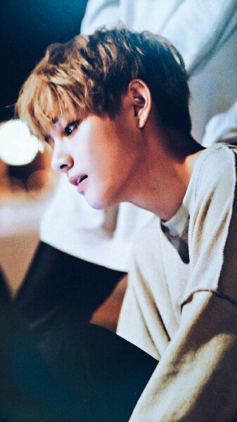 CielKun2015's tweet photo. Big eyes, funny character, the best rapper and an excellent vocalist. All this is Kim Taehyung  #HappyTaehyungDay https://t.co/bh7RHDeFrZ