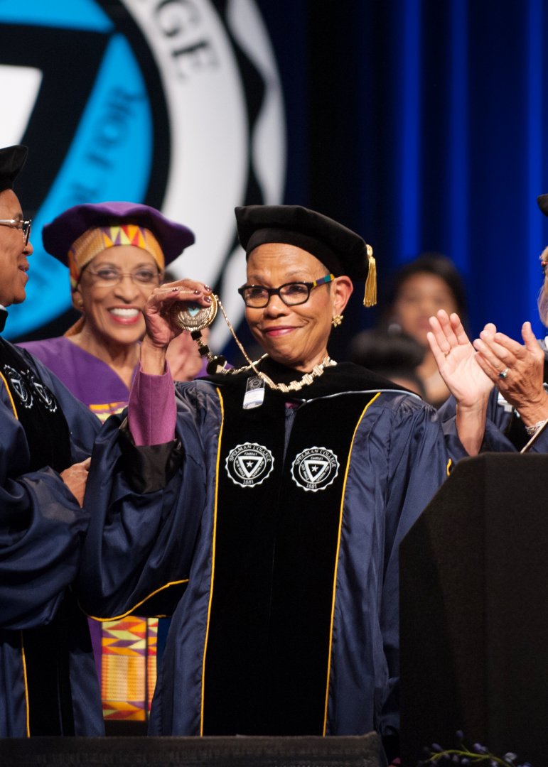 SpelmanCollege's tweet photo. Dr. Mary Schmidt Campbell (@SpelmanPres) inaugurated 10th president of Spelman College. https://t.co/I9wZ69WE4I #2016AtSpelman https://t.co/io2HeJLASE
