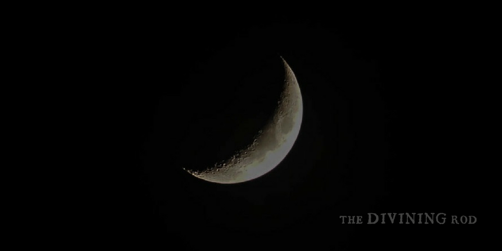 TheDiviningRod's tweet photo. Tonight's #NewMoon shows Mercury in retrograde. Expect communication & technology breakdowns. Pour a glass of #DivineRed, try not to fret. https://t.co/kIkjDIRZbZ