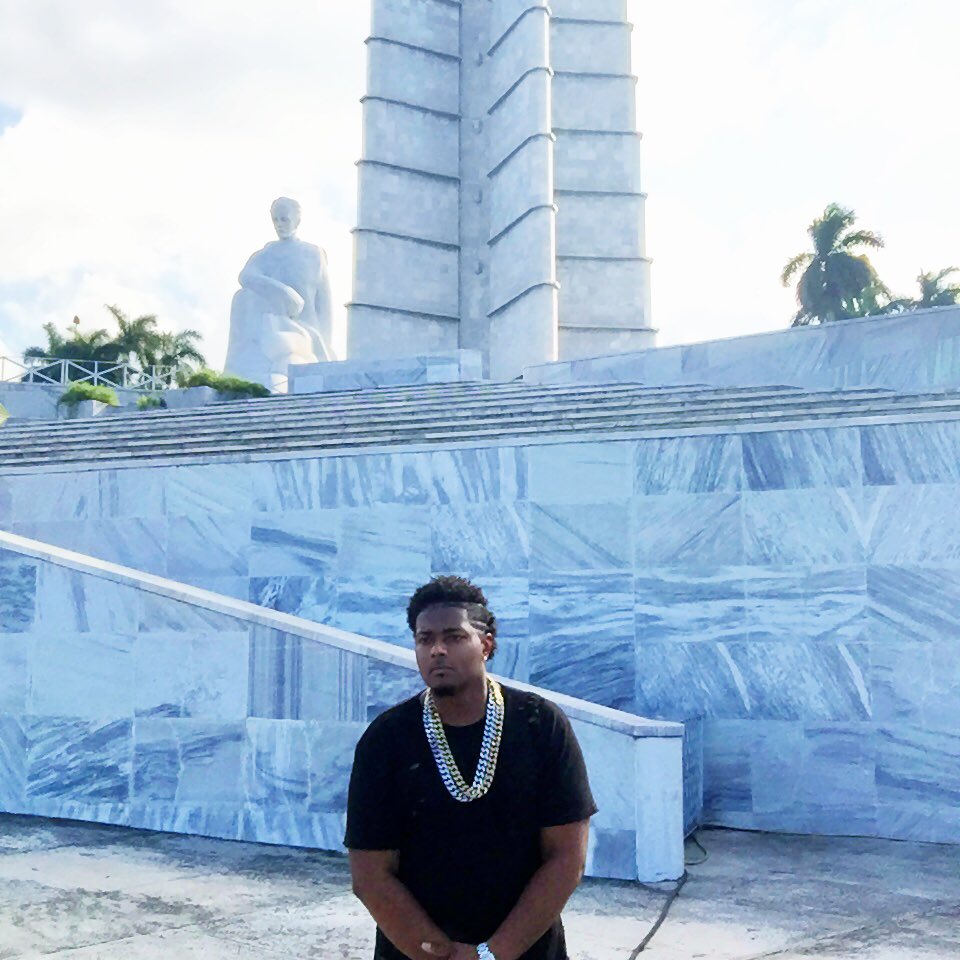 DavidCastainDes's tweet photo. You don't have to be great to start, but you have to start to be great #Cuba #JoséMartíMemorial #RevolutionSquare 🇨🇺 https://t.co/kufObFWXdq