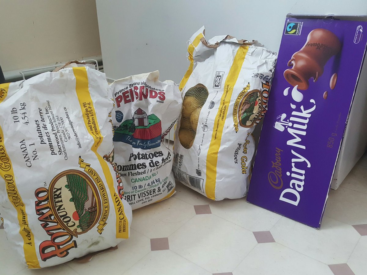 omairimtiaz's tweet photo. 30 pounds of Island Spuds and a BIG chocolate bar. Bring on the #PEstorm #pei #stormpotatoes #readyfor2017 https://t.co/4lkvp1xDzJ