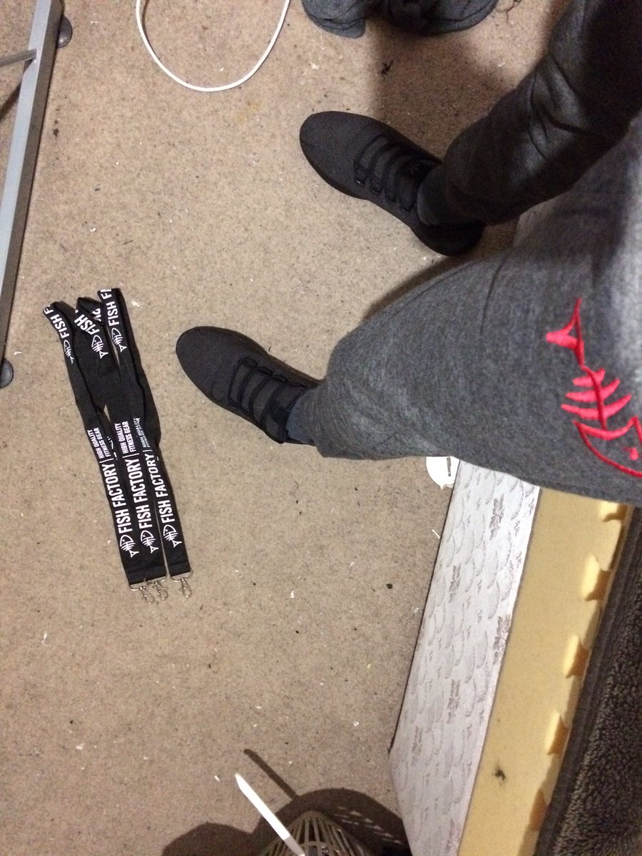 WashyEU's tweet image. So comfy! @FishFactoryCo 

Remember to use core washy for 25% off all products at the checkout !