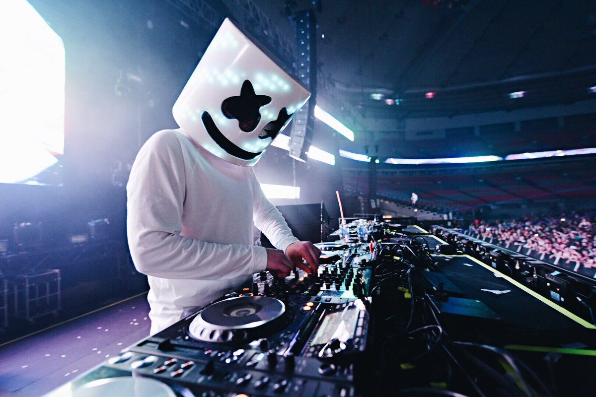 Monstercat's tweet image. So fun seeing @marshmellomusic bring the ♥ to our hometown at #CONTACT2016! 

📷: @brandonartis