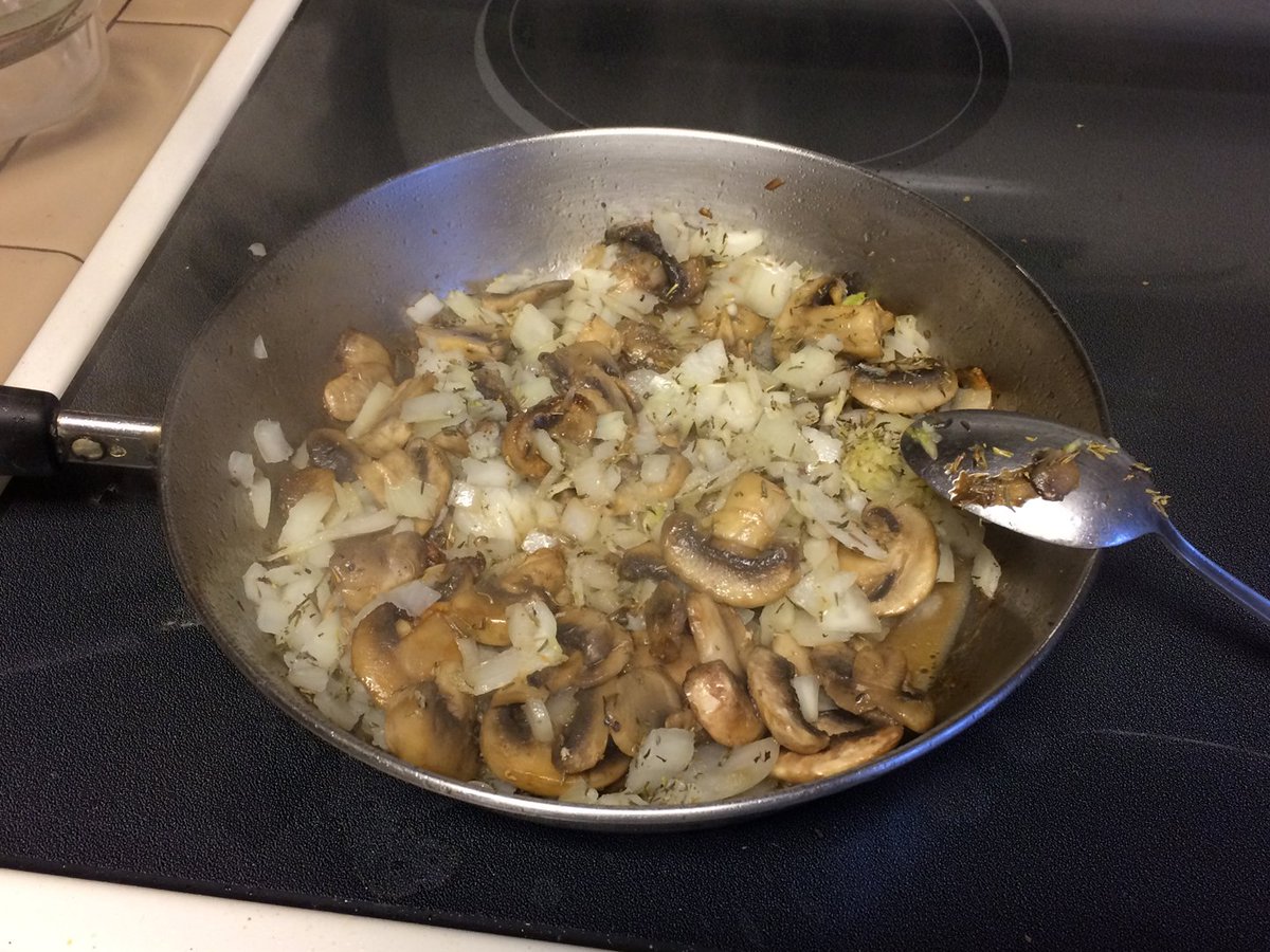 AstroCookSeries's tweet photo. Chicken Tetrazzini (Cancer) was r Xmas Day meal 2016, unlike any traditional (Taurus). #CancerFoods = Comfort Foods https://t.co/TqYQqqrFIV https://t.co/TrkxxQPUsa