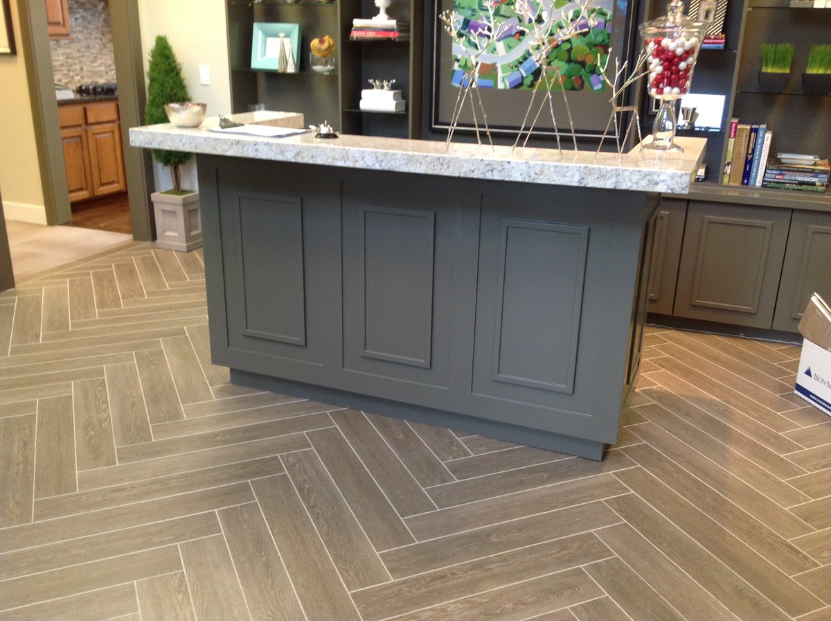 ArizonaTile's tweet image. A great pattern layout will make tile POP! #Tile #Design @IvoryhomesM in Utah. bit.ly/2cX9SJH