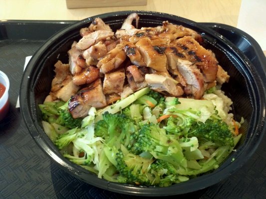 Welcome #HanaGrill in #ShermanOaks! Known for their #TeriyakiBowls, #PokeBowls, #Rolls &amp; Combination Plates! Visit: ow.ly/BR0v307xpcB