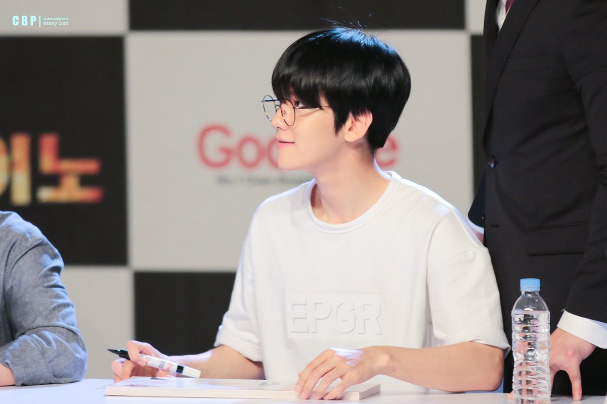 ShinersBR's tweet photo. [#HQ] 29.06.16 Fansign da Goobne Chicken - Baekhyun | cr. CBP
https://t.co/Eab7plEffz
https://t.co/65y6xfhJiw https://t.co/QFDA5aM5c5