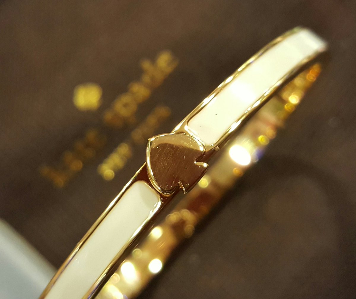 Nodding_Cobbler's tweet photo. Fine Jewellery engraving come to us #katespade #katespadenewyork #kscourier #Personalization #giftideas #weddingideas #shoerepair #wedding https://t.co/z9GASigbqP