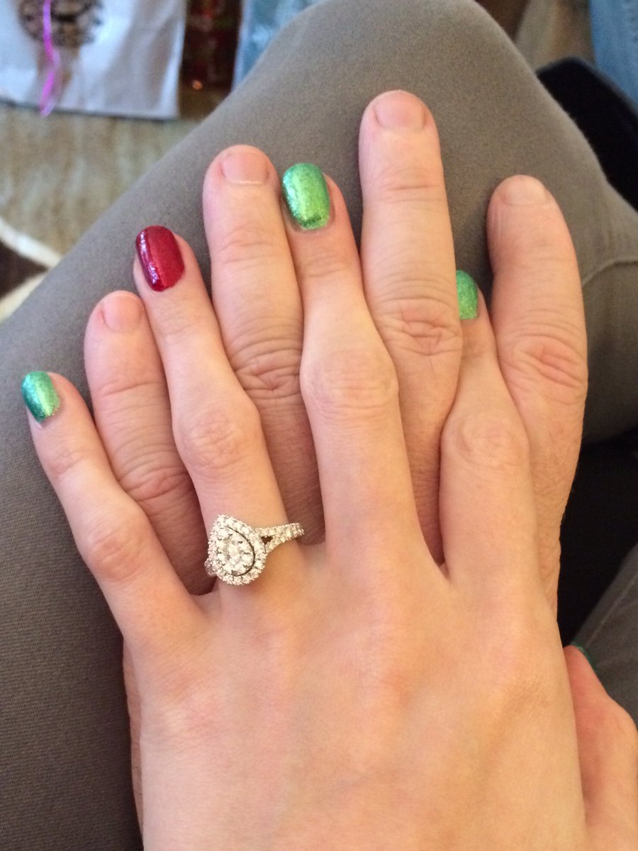 tiffanydiane08's tweet photo. Harry Potter-themed proposal on Christmas, with the man &amp; ring of my dreams! 😍 #DisplayMyKay https://t.co/c4kgRMZ3Rk