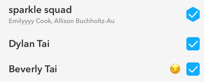 alictai's tweet image. Can we all please appreciate how clever it is that @Snapchat chose to show individual snaps as squares and group snaps as hexagons? #greatUI