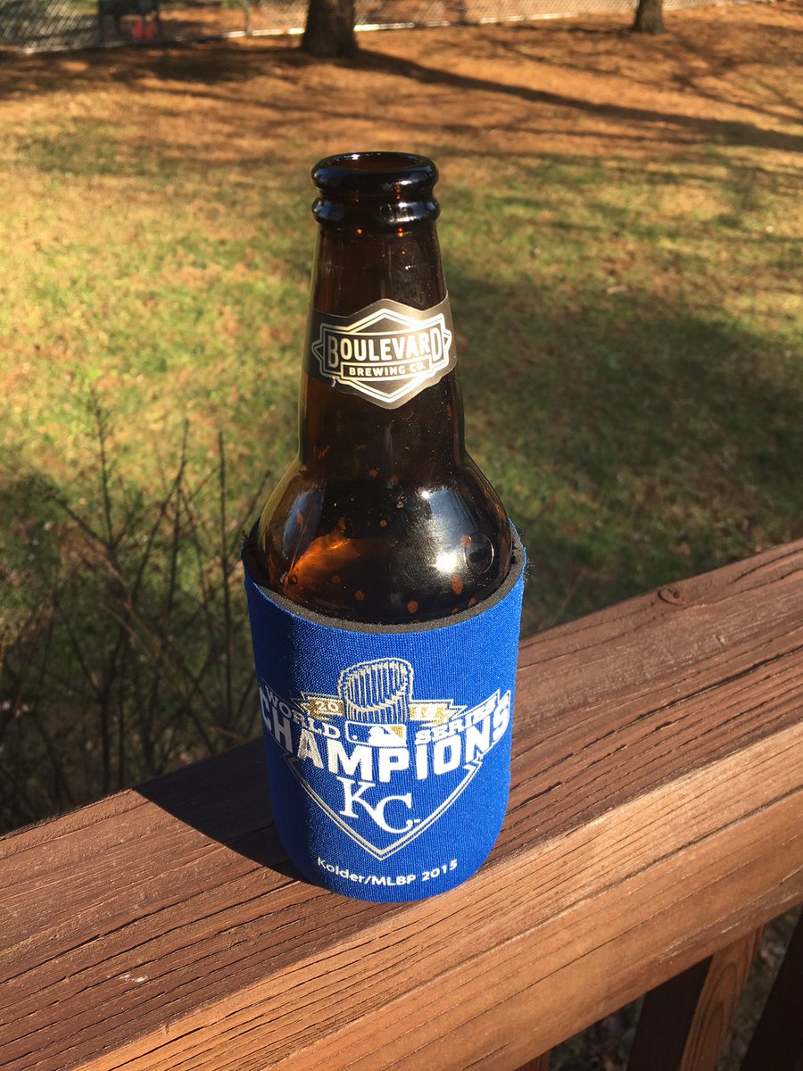 CJjeepdude's tweet photo. Best #ChristmasPresent @Royals @Boulevard_Beer #UnFilteredWheat grilling in PA. @BEERWlTHAVIEW https://t.co/fJeSygJEtp