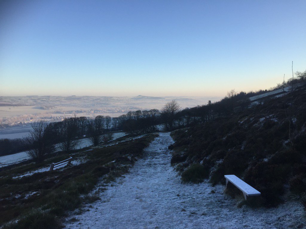 ground_time's tweet photo. Beautiful views this morning on #Otley #chevin! Gorgeous! https://t.co/STq4TTpCBu