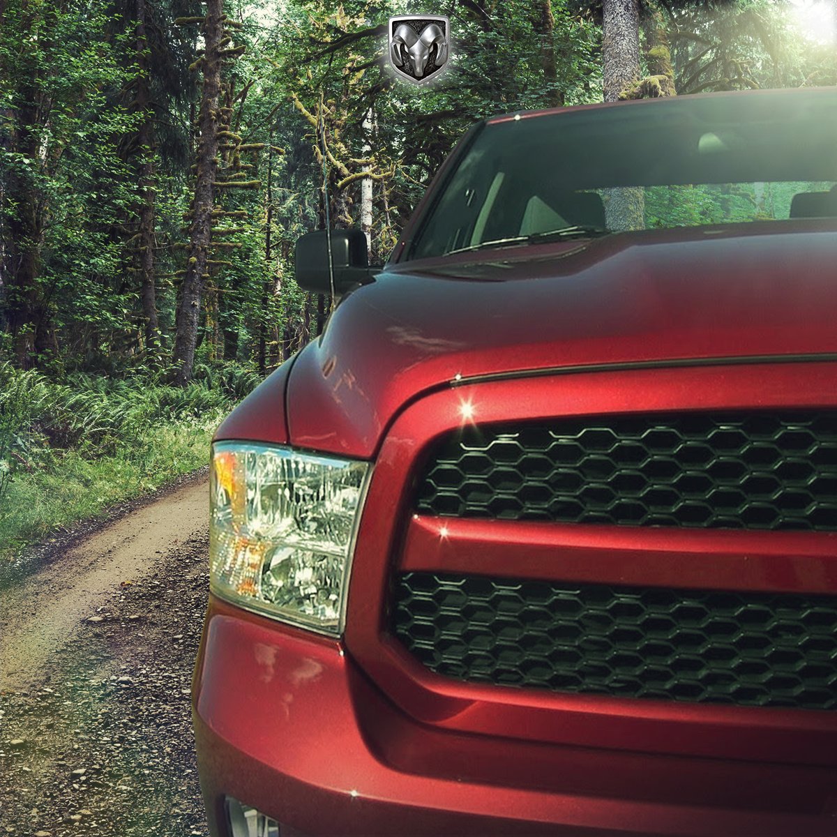RAM_MX's tweet photo. #RamHemiSport una pickup que te llevará por caminos exóticos y llenos de adrenalina. https://t.co/Pt43bs625x https://t.co/9onIo75Aiy