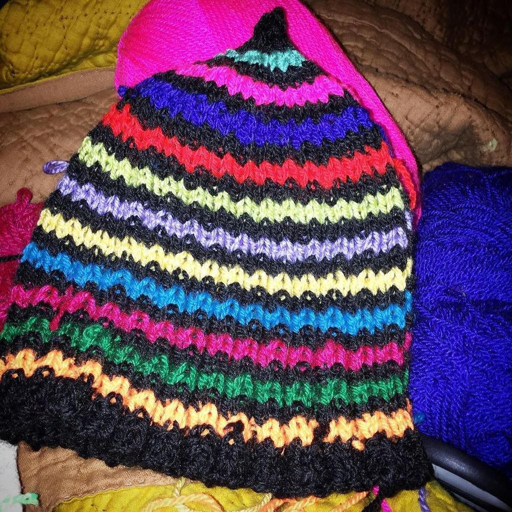 fatblackcatspaw's tweet photo. Next refugee hat for https://t.co/RBH21HJFog from leftover yarn #thriftyknitting #makeitb… https://t.co/jYSx3GqZQu https://t.co/BtVNQIS9X9