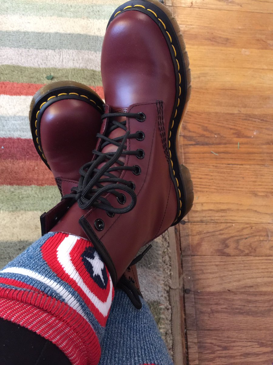 owl_in_a_towel_'s tweet photo. Well @drmartens , my new besties just arrived. I'm breaking them in with lunges and jumping jacks. #docmartens #boots #yellowstitching https://t.co/lHvIz10X9Y