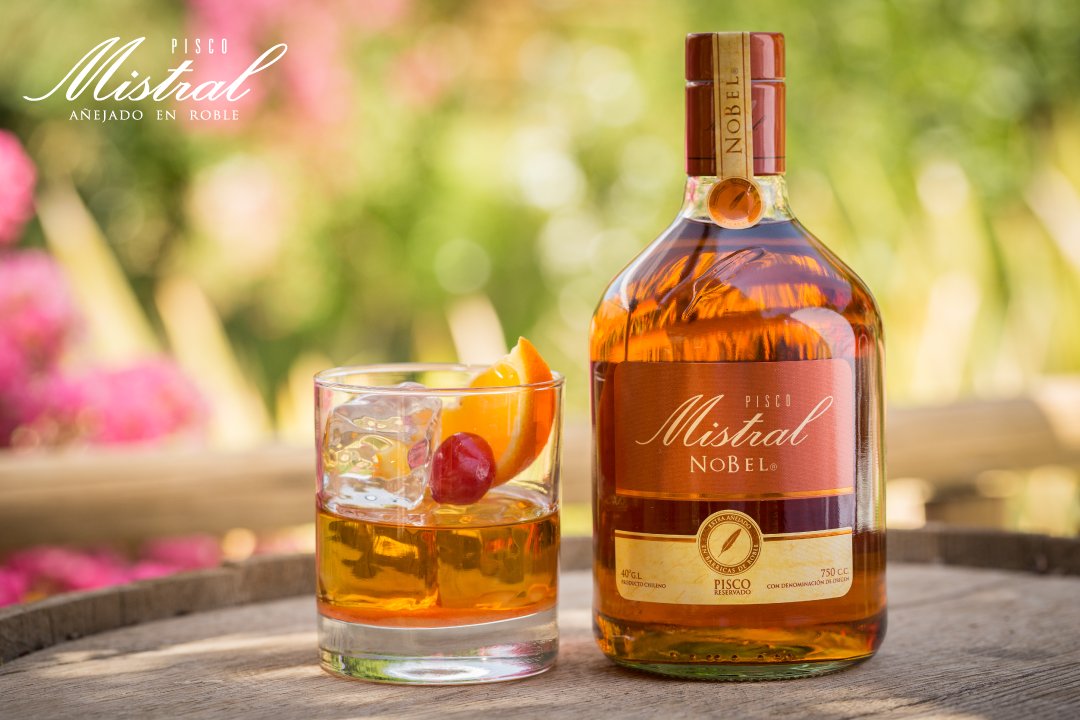 Sigamos celebrando. Conoce la receta del Old Fashioned Mistral: bit.ly/OldFashionedMi…
