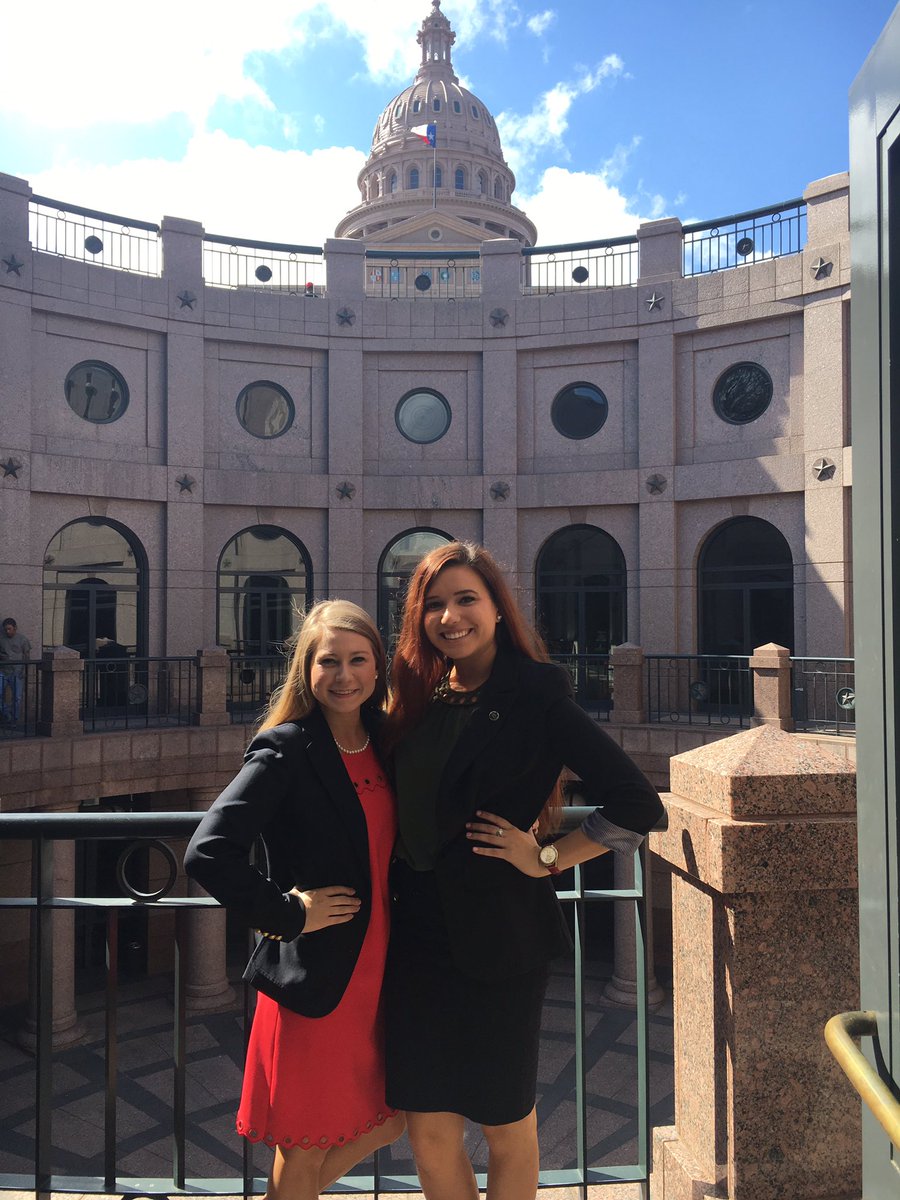 BUCollegeRepubs's tweet photo. Happy Birthday to our Baylor College Republican Co-Chair, @saragrove_!! We wish you the warmest of wishes on your 22nd birthday!! https://t.co/3VfQgw4bbu