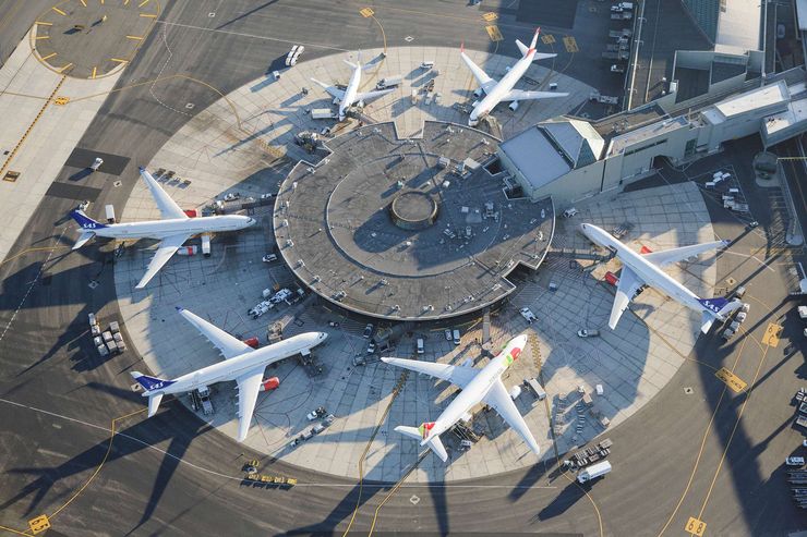 business's tweet photo. Here are the worst airports in America (and the best too) https://t.co/ARLaeFHyT1 https://t.co/u152RwTH3c