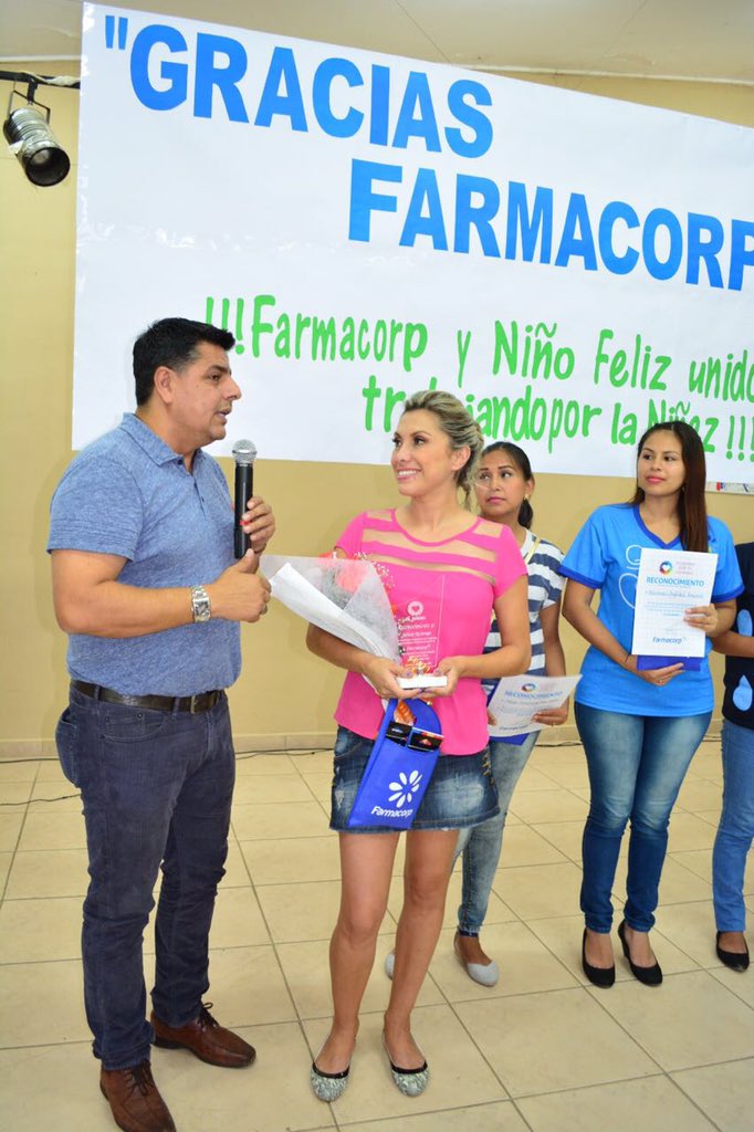 griselquiroga's tweet photo. Record en recaudación en la campaña "SI QUIERO" de @FarmaCorpSA! Gracias x donar sus centavitos! https://t.co/7ubxeomiFO
