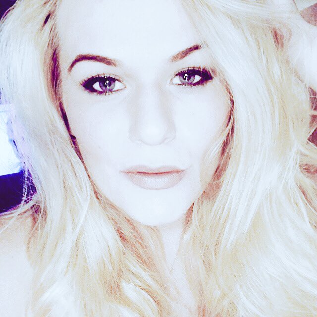 FacelessDom's tweet photo. Be good to me, I'll be good to you! Follow me and find out... #piggys #findom #walletrape #camgirl https://t.co/KBYZmAkX8b