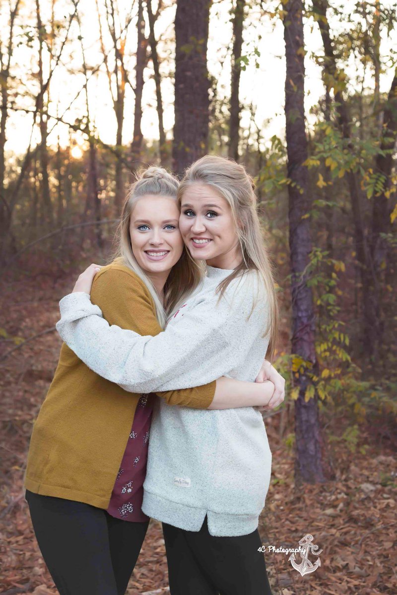 4CPhotog's tweet photo. Love this, love these ladies!!  #Sisters #4cphotog https://t.co/JbnxmTXDkO