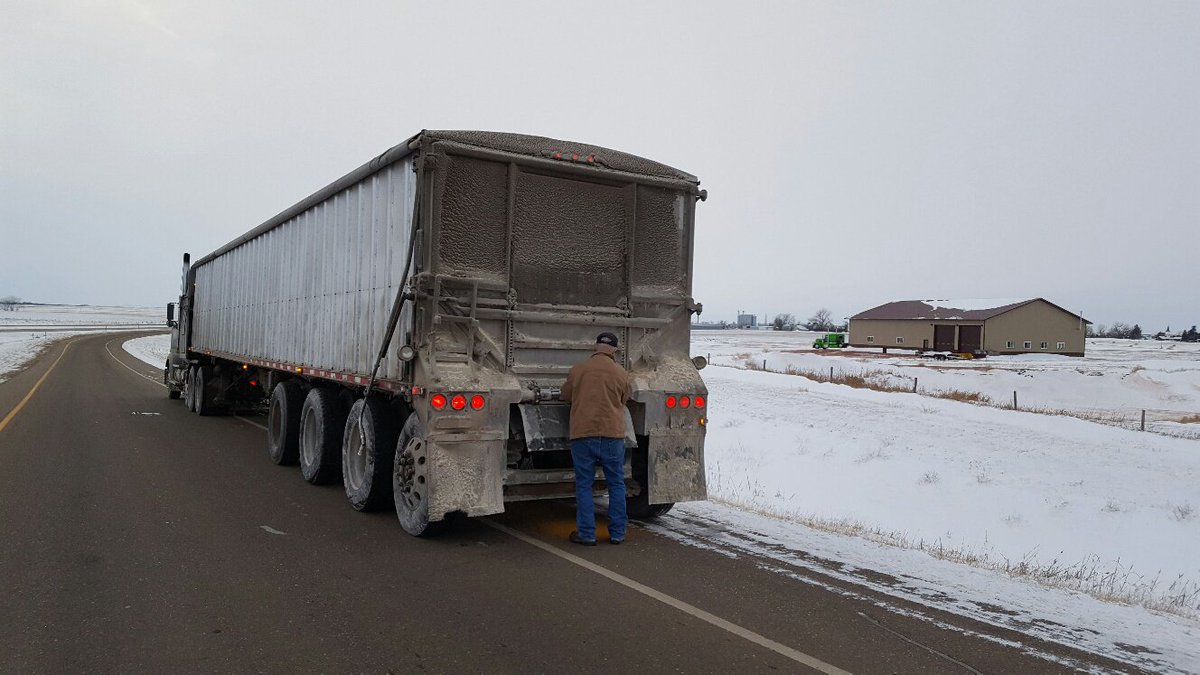 SenatorHeitkamp's tweet photo. The cold doesn’t stop #WinterWorkers like North Dakota truck drivers from hitting the road to keep goods moving through our state https://t.co/lHf3XOLq5N