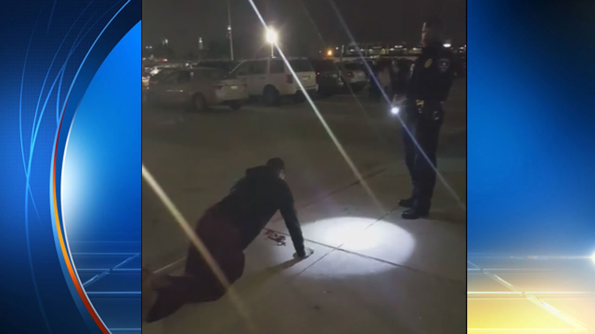 Cop to teen smoking #marijuana: 200 push ups or fine? bit.ly/2hxn0Xi https://t.co/s5kTZsq0fP