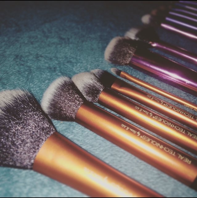 the_makeupbrush's tweet photo. Love real techniques brushes❤😍🙈👌🏼 #realtechniques #makeup https://t.co/tgUCuMZP2J
