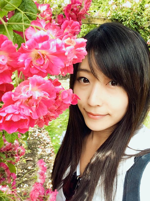 おはようございます。一枚目はinvercargill のローズガーデン、今は二枚目にあるクイーンズタウンにいるよ。 https://t.co/VSnMEjsP2G<a href="/tag/%E3%82%B0%E3%83%A9%E3%83%89%E3%83%AB%E8%87%AA%E7%94%BB%E6%92%AE%E3%82%8A%E9%83%A8"class="tags"><span>#グラドル自画撮り部</span></a>