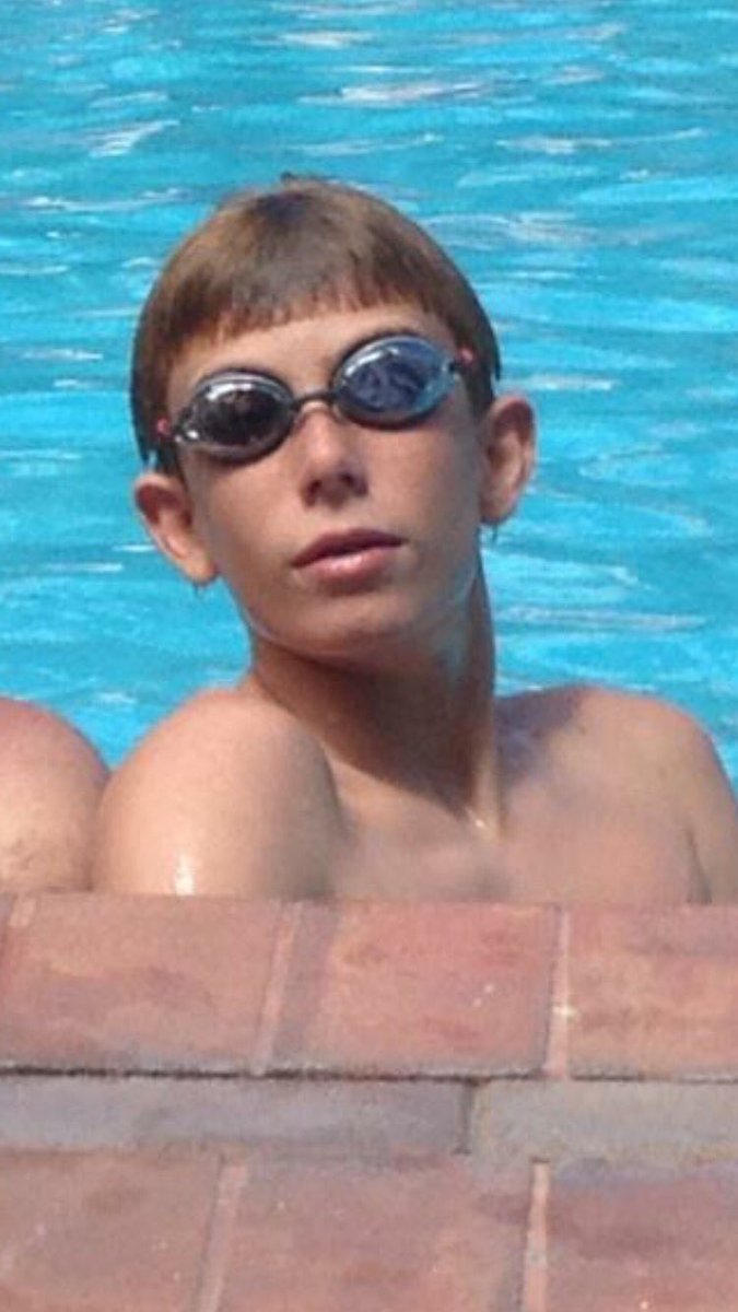 AAngst1's tweet photo. Happy birthday to my two favorite African brothers! Hope you both have a great day @Lukedvans @pappas_justin #nicegoggles https://t.co/GdPZQaeB6g