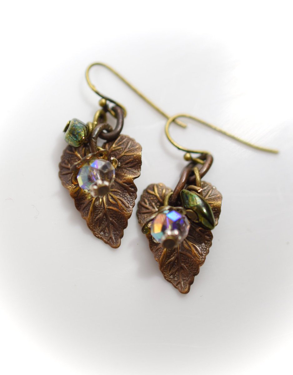 ShopMaddieandMe's tweet photo. Antiqued Gold Earrings in Brass with Beautiful Glass accents, Nat… https://t.co/RExCeoMp7s #BohoJewelry #BohoJewelry https://t.co/tem7d1aDL7