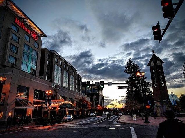 Vancouver_USA's tweet photo. Need #NYE plans in #VanWA? Check out Trap Door, Tapped, Brickhouse, Niche, Hilton, Thirsty Sasquatch, or Six West Lounge! #DiscoverVanUSA https://t.co/eV30WtUDkN