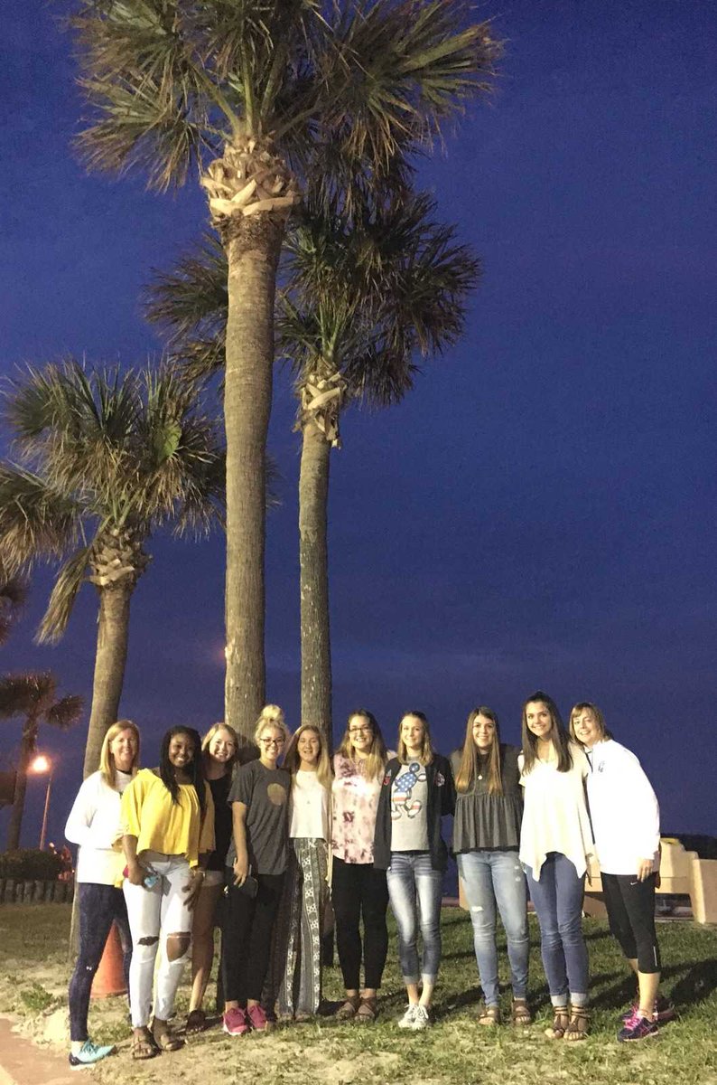 CoachBroadwell's tweet photo. Daytona Beach Sunshine Classic 2016 #LadyBearsHoops https://t.co/y3uAL6eaZO