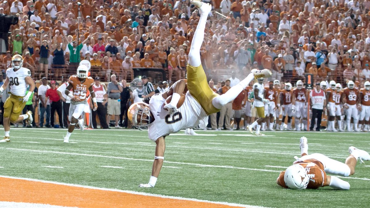 FightingIrish's tweet photo. โ๏ธ #ND2016 COUNTDOWN: TOP-5 PHOTOS
#3 - @NDFootball's Equanimeous St. Brown flips into the end zone to score his 2nd career touchdown. https://t.co/KFuPsTnODu