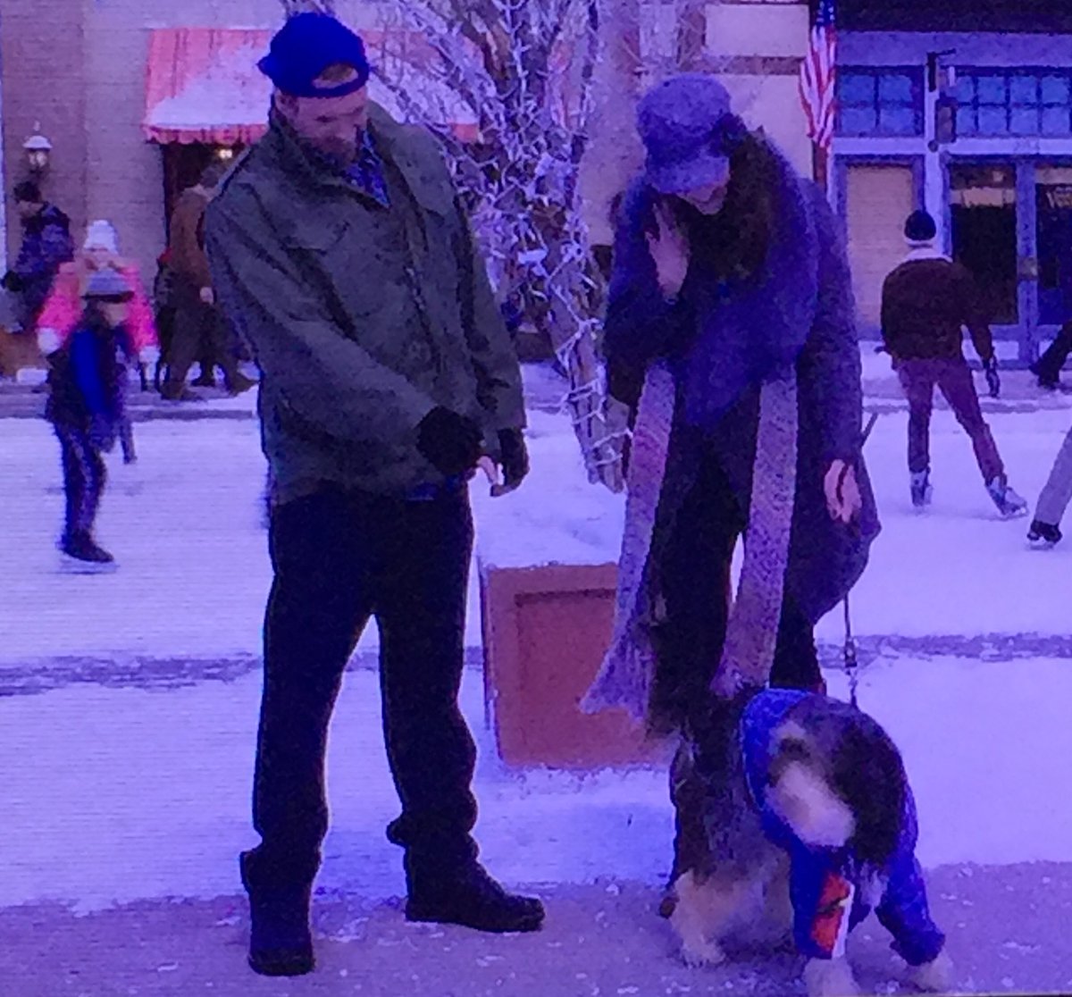 BrookeEslick's tweet photo. 😂😂 Too Damn Cute!!!! #ISmellSnow #GGWinter #GGLiveTweet https://t.co/pQYzqKm49E