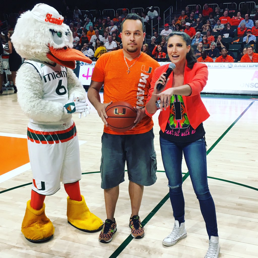 KellySaco's tweet photo. "[]_[] can't sit with us!" 🙌🏼 #gamedaythreadz @GamedayThreadz https://t.co/9PNTPLuFmV