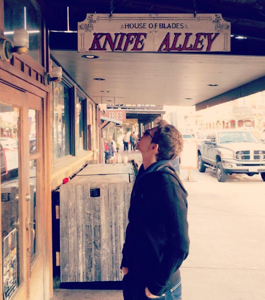 RobbieKay_'s tweet photo. Steady on #Texas. 🔪⚔🗡 https://t.co/Lt1t7yekeD https://t.co/nzum0wGm0r