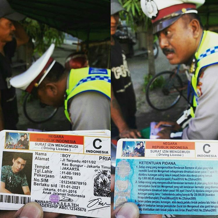CirebonRadio's tweet photo. Tilang Pengendara Motor, Polisi Ini Shock Setelah Lihat Foto dan Nama di SIM Orang yang Ditilang >> https://t.co/nNoyrJUPNA 

#TALUN
#PIA https://t.co/4tS4aQAQZo