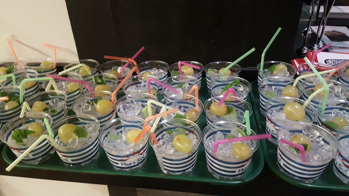 Sangria_Marysol's tweet photo. Puedes ir a tu #Sedanos y llevarte 1 caja de tu Sangria Mar &amp; Sol para que celebremos el 31 de Diciembre juntos https://t.co/Vorc8Y7FD5