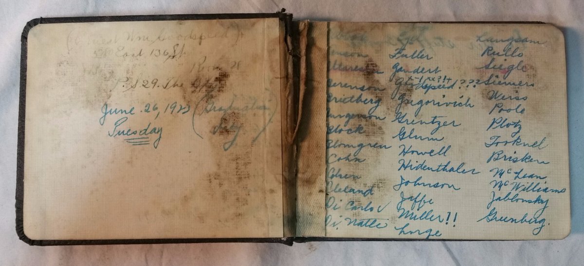 GoNBid's tweet photo. 1923 PS 29 Bronx Class Photo+ Autograph Book. Amazing it has been preserved for 93 years.#BronxHistory #ImagesPast #AllGone #GoNBid #WhoIsIt https://t.co/Y5FVLPBdKF